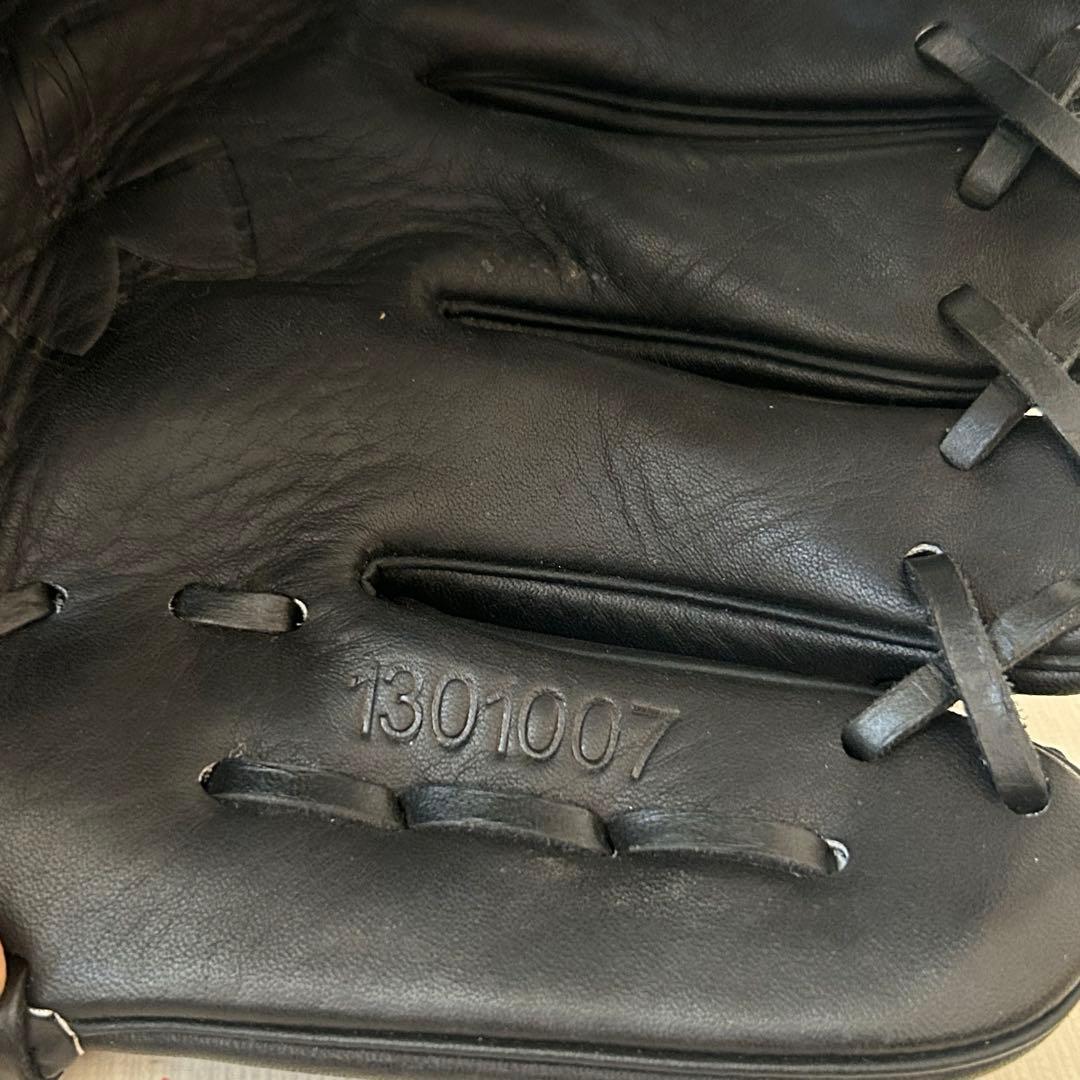 アンダーアーマー少年用軟式グローブ 黒　1301007 新品未使用　保管袋付