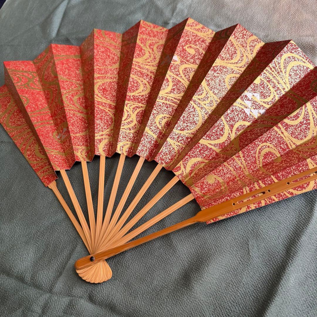 日本舞踊 舞扇 黒金 赤金 渦文様 両面柄 舞台用 発表会 朱印 扇子