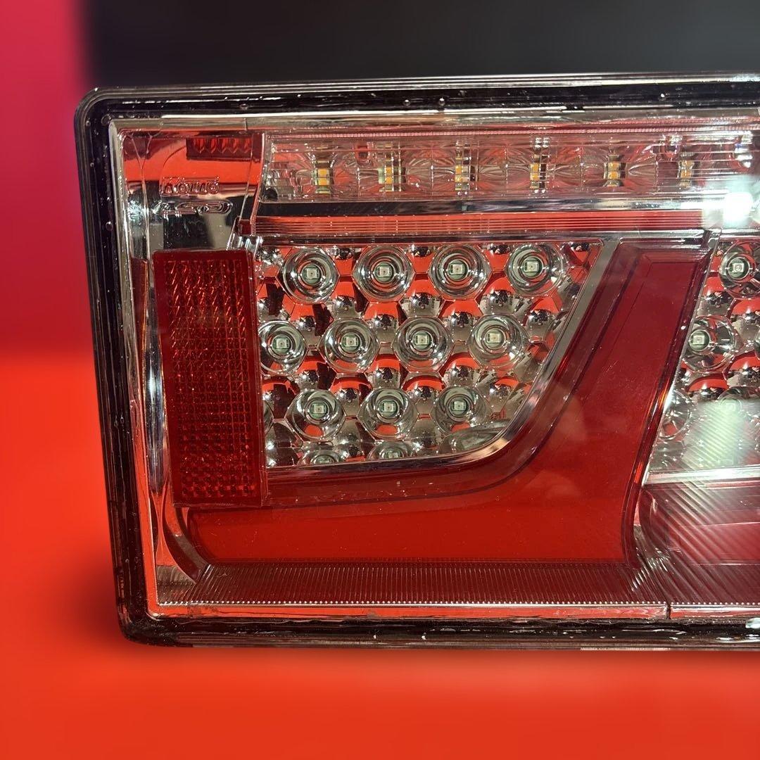 No.46 小糸　トラック用 4t 10t ノーマルタイプ（運転側）右Ｒ