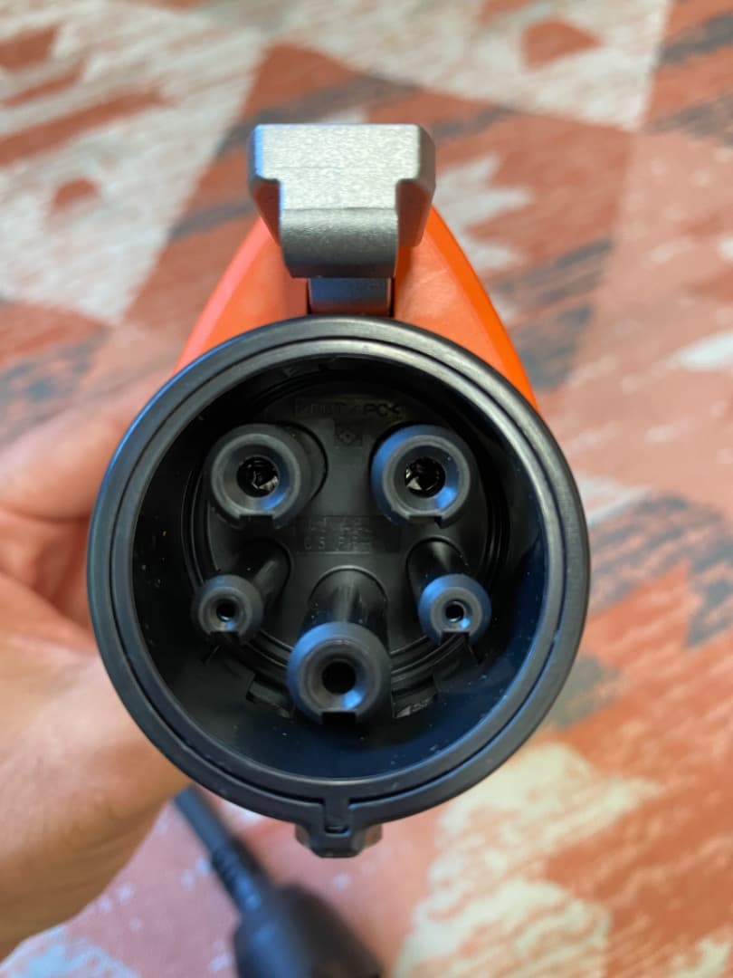 トヨタ純正ヴィークルパワーコネクタG9050-47012プリウスPHV