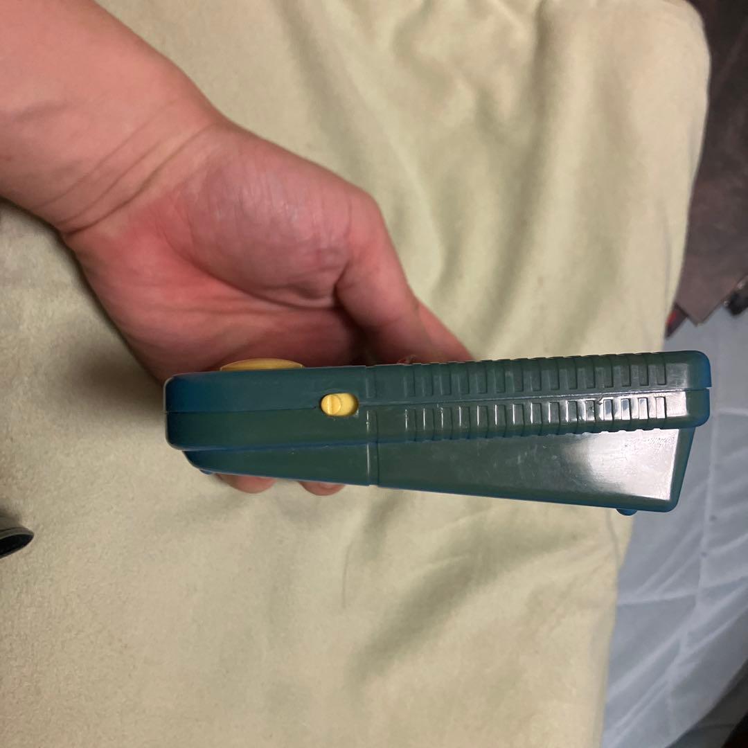 クレヨンしんちゃん　オラにパスパス‼︎  本体のみ　レトロゲーム