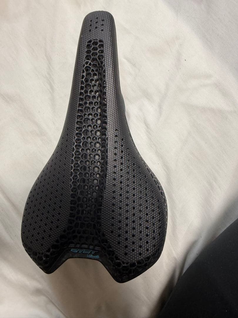 RYET カーボンサドル