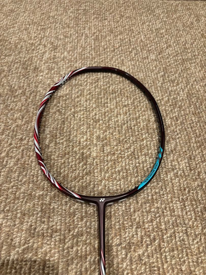 YONEXバドミントンラケット　アストロクス100ZZ（4U5）