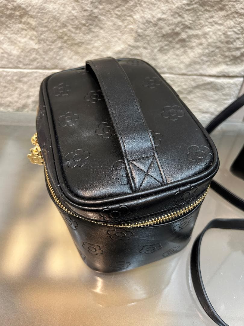 中古品 MARY QUANT ＆ ディズニー コラボ ボストン バニティポーチ