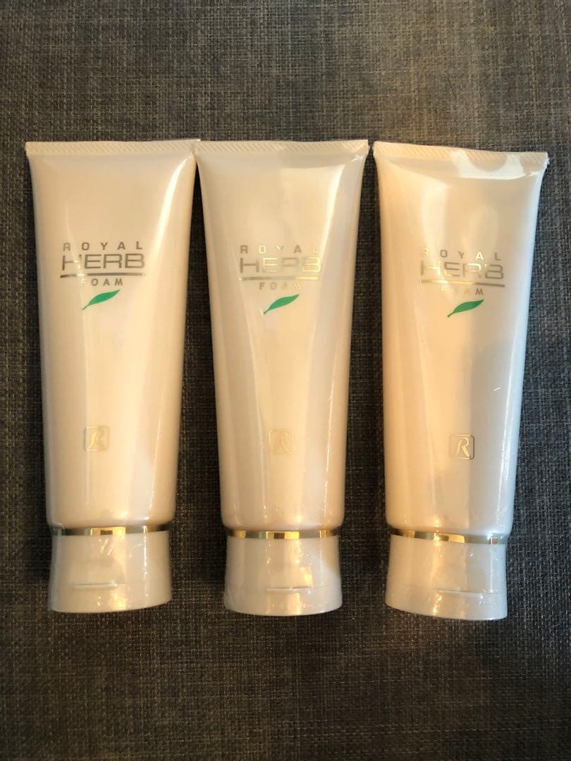 ロイヤル化粧品　洗顔フォーム3本　チューブ　金箔　ハーブ　 Herb