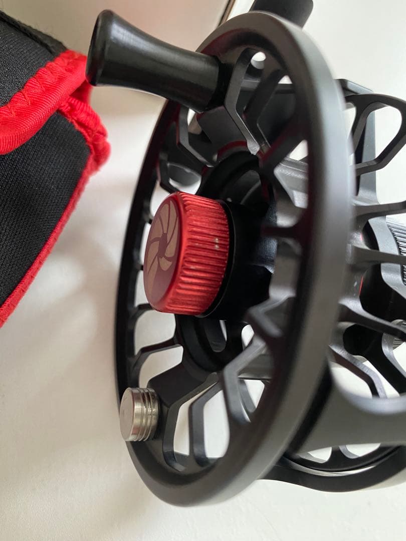 NAUTILUS XS 3/4 Black フライリール ノーティラス