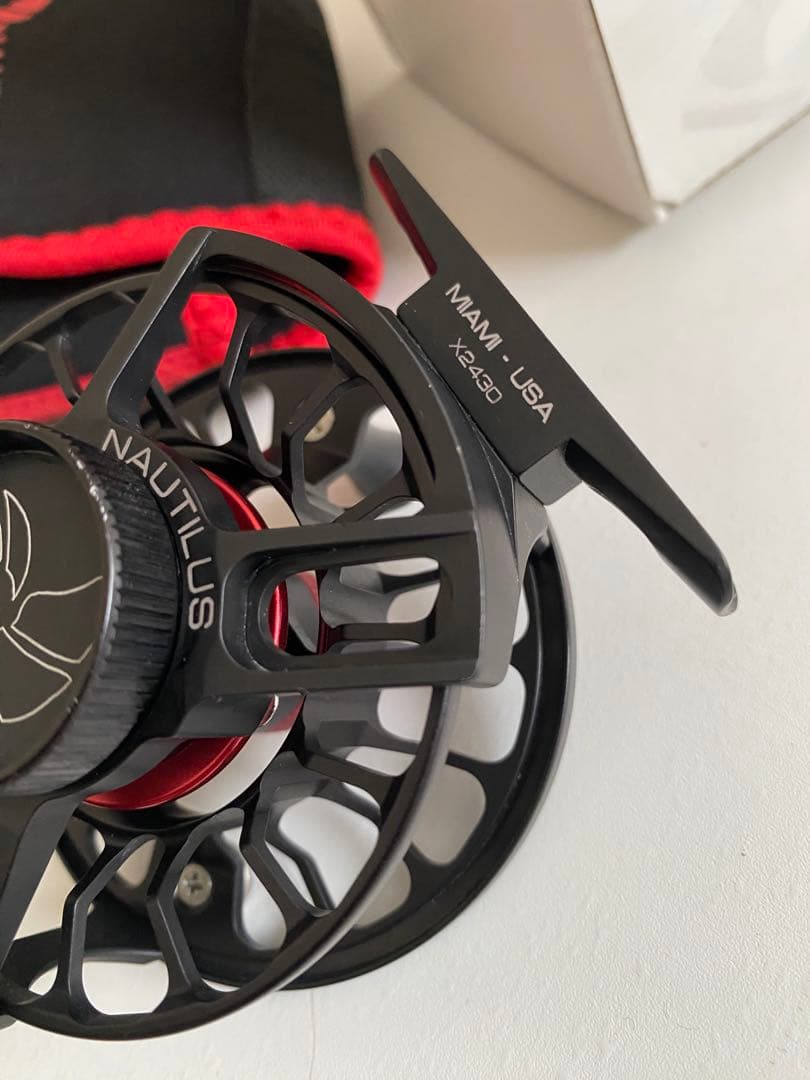 NAUTILUS XS 3/4 Black フライリール ノーティラス