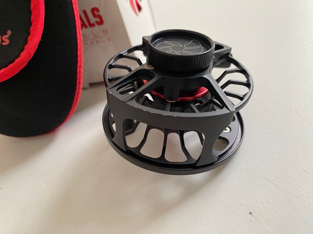 NAUTILUS XS 3/4 Black フライリール ノーティラス