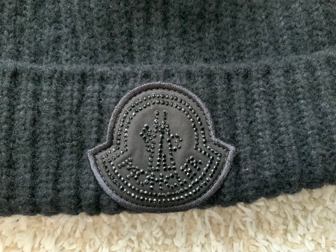 MONCLER 黒 ニット帽　ビーニー