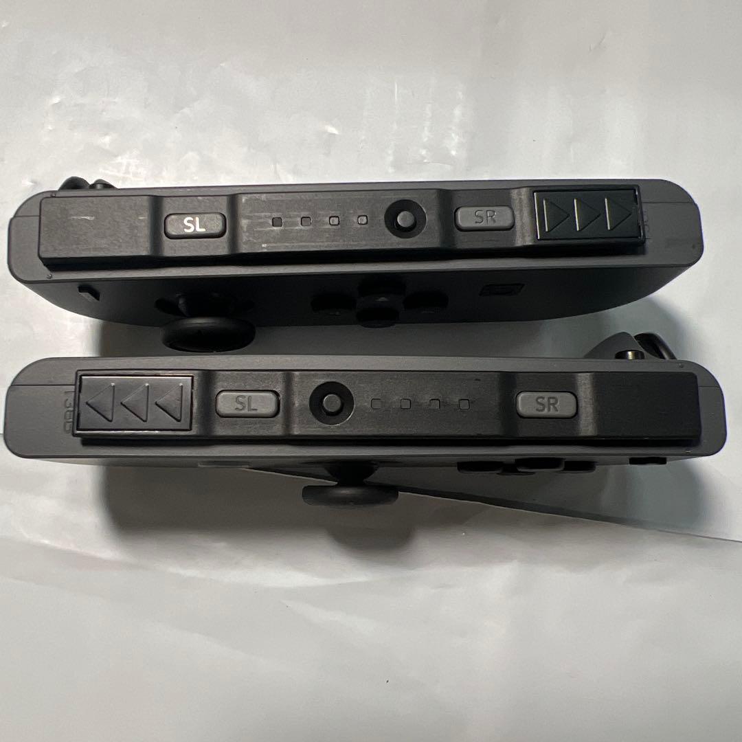 グレーのNintendo Switch本体、Joy-Con、ドック、充電器付き！