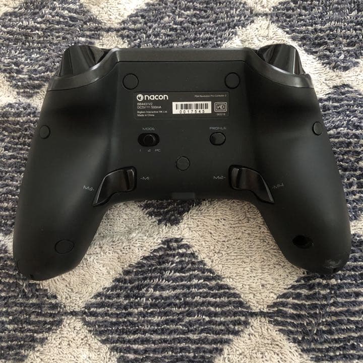 PS4 コントローラー