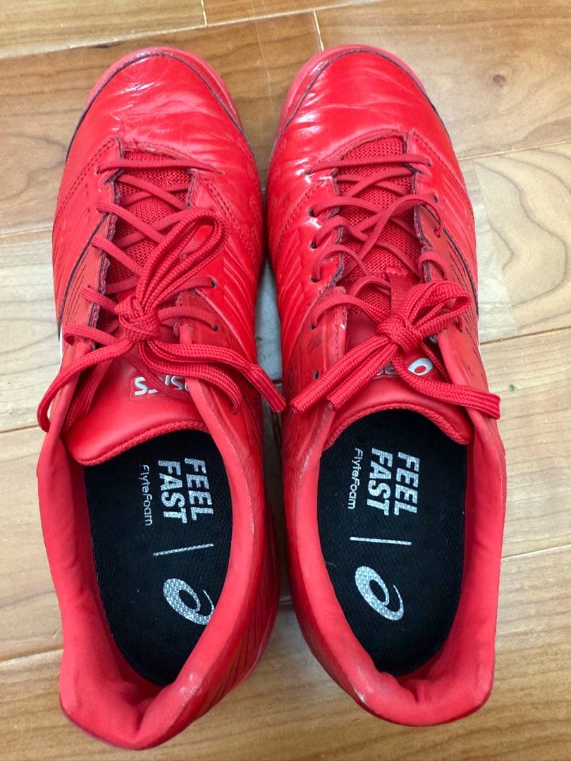 デスタッキ　DESTAQUE ASICS フットサルシューズ レッド　27センチ