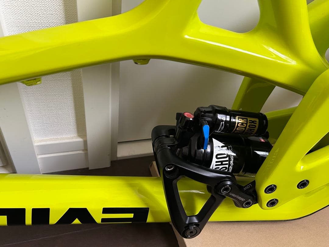 EVIL INSURGENT カーボン フレーム