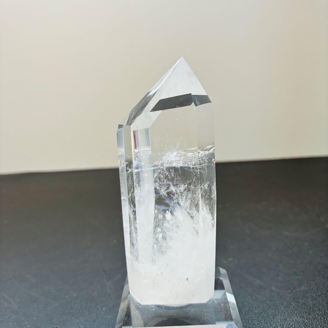 ブラジル産 天然水晶ポイント 167g ブルールチル入り 高透明 六角柱 台座