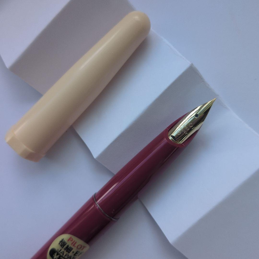 廃盤 新品 パイロット プラチナ 万年筆 デスクペン 黒軸 赤軸