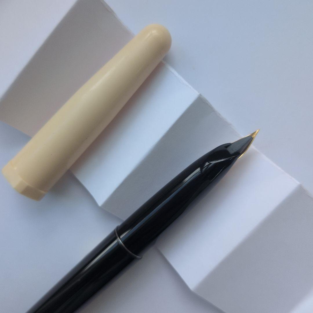 廃盤 新品 パイロット プラチナ 万年筆 デスクペン 黒軸 赤軸