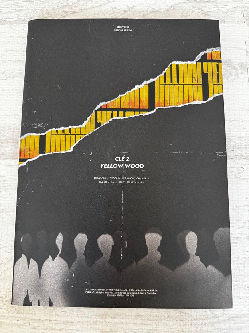 straykids yellow wood 限定盤 中表紙 ハン ジソン