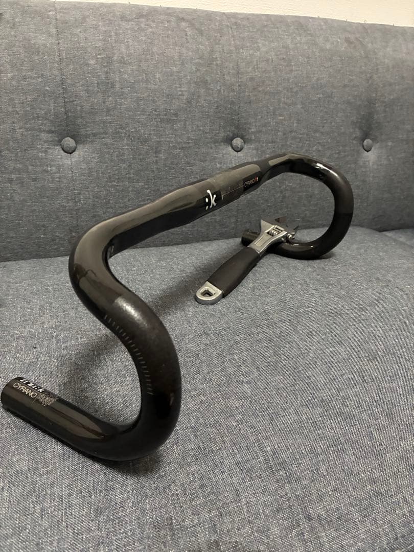 Cyrano R1 カーボン ドロップハンドル　フィジーク　fizik