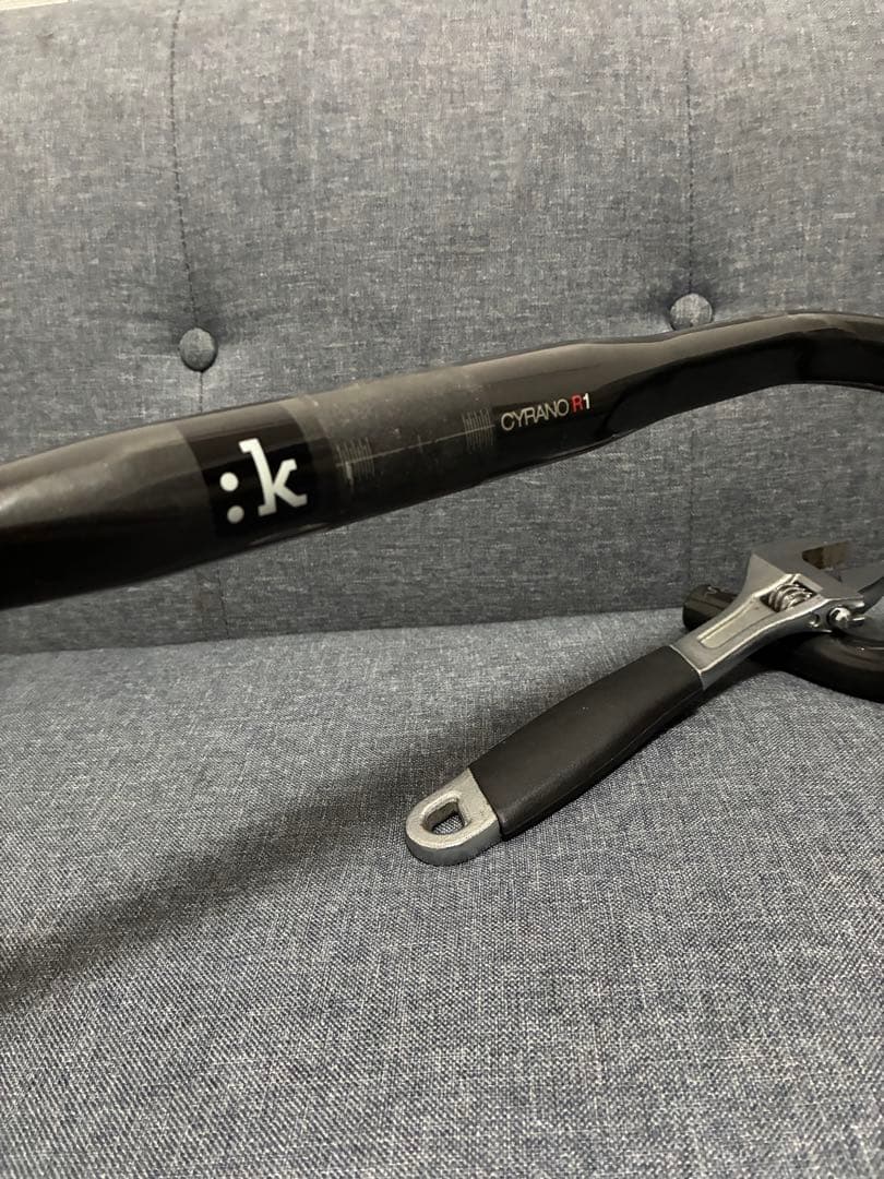 Cyrano R1 カーボン ドロップハンドル　フィジーク　fizik