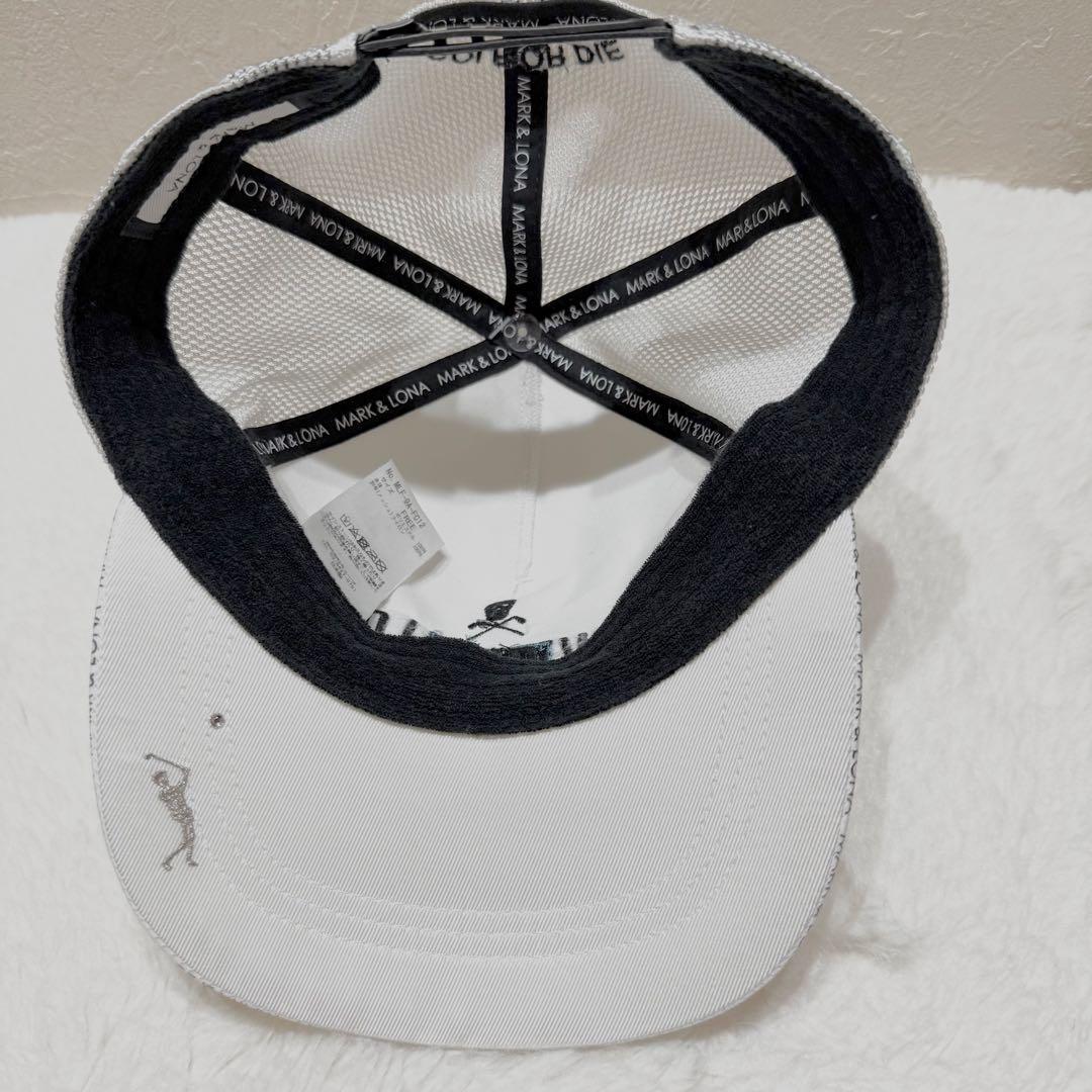 美品 マークアンドロナ 光沢 ロゴ刺繍　メッシュキャップ フリー