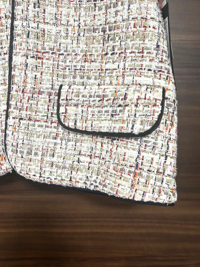 新品タグ付きTOMORROWLAND ホロウファンシーツイード トリミングジレ