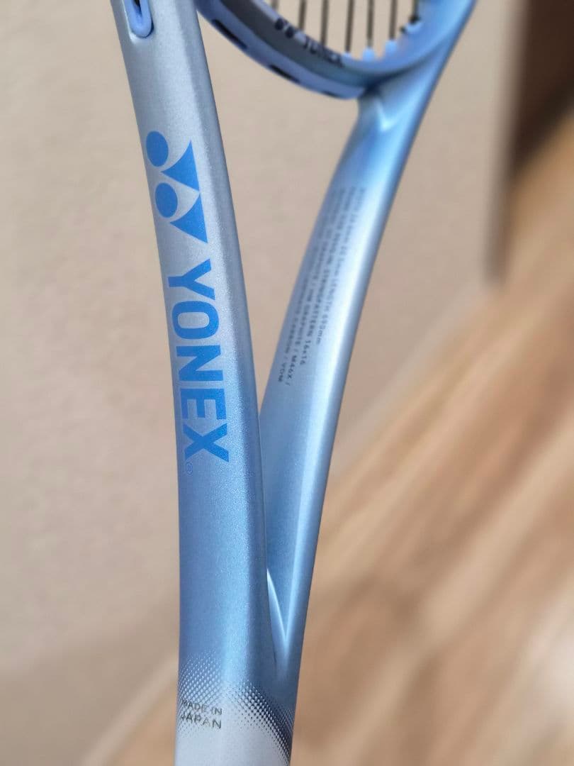 試打のみ　ヨネックス　新型ボルトレイジ５VS UXL1 新色　美品