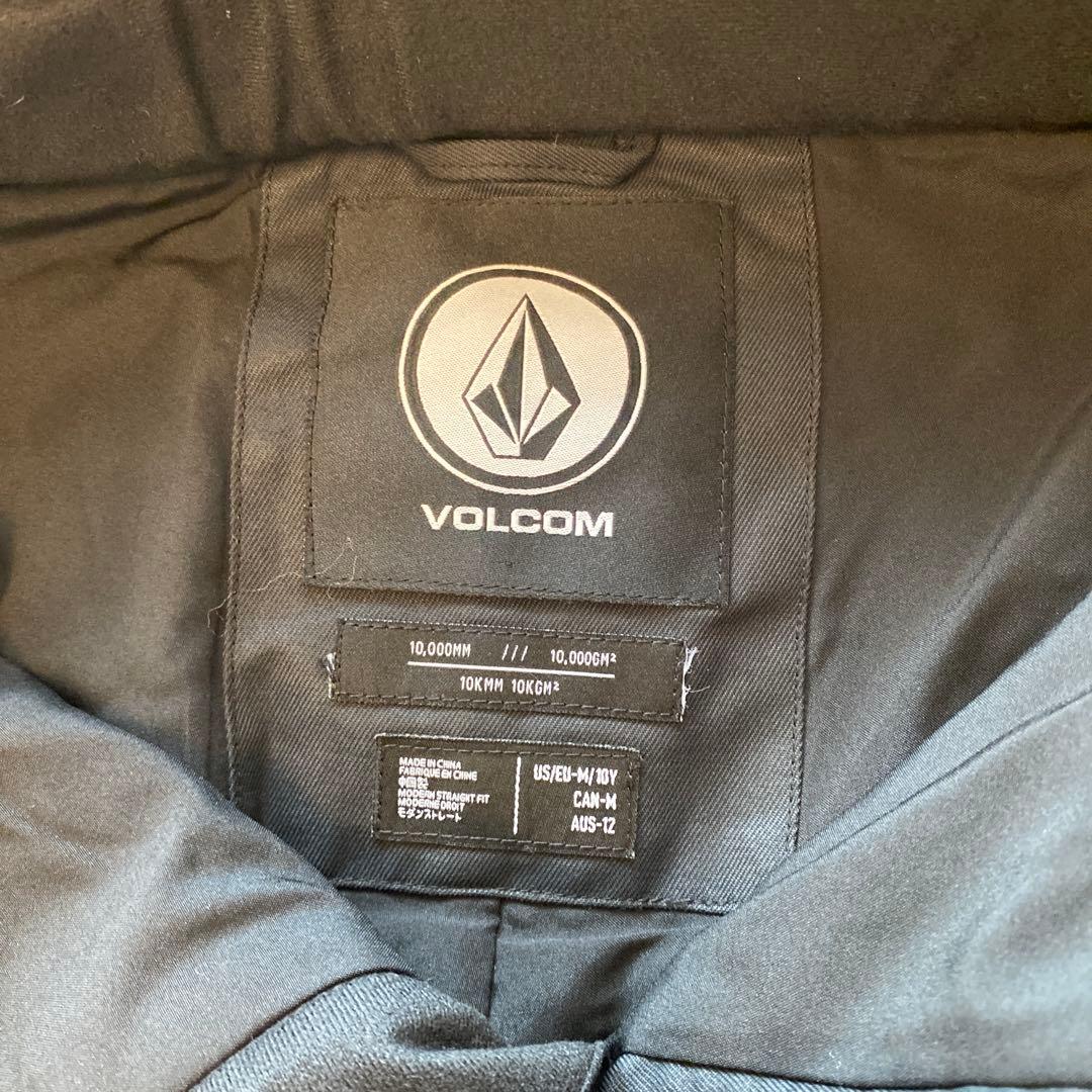 美品⭐︎ボルコムスノーボードウエア　上下　140