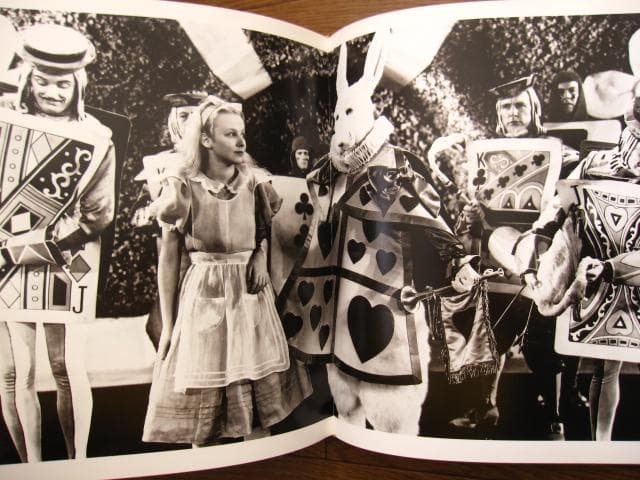 アート・デザイン・音楽 Wonderland Alice on Screen