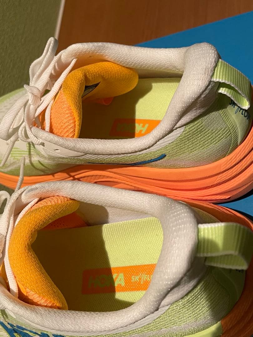 歩行3キロのみHOKA SKYFLOW スカイフロー　25.0㎝ ホカオネオネ