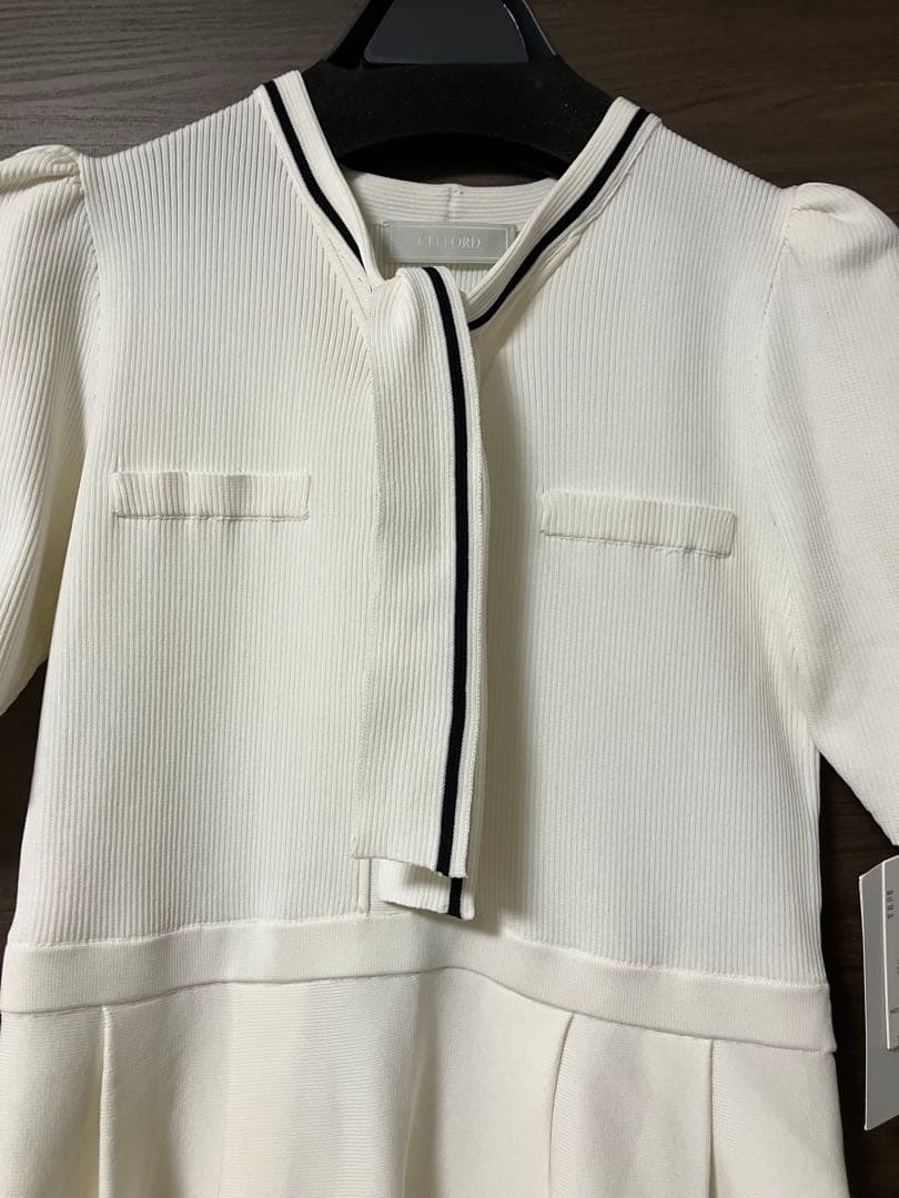 【新品未使用】CELFORDセルフォード♪ボウタイニットワンピース IVR 36