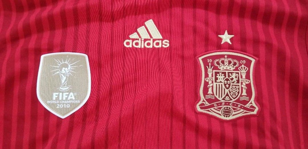 イニエスタ　直筆サイン　サイン　スペイン代表　ユニフォーム　2014ブラジルWC