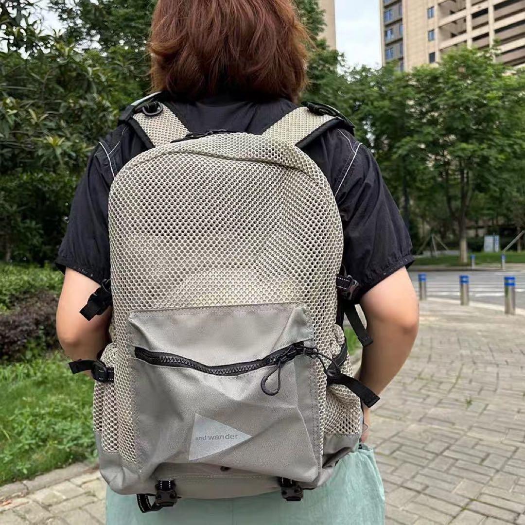 アンドワンダー And wander 3Dメッシュバックパック カーキ色