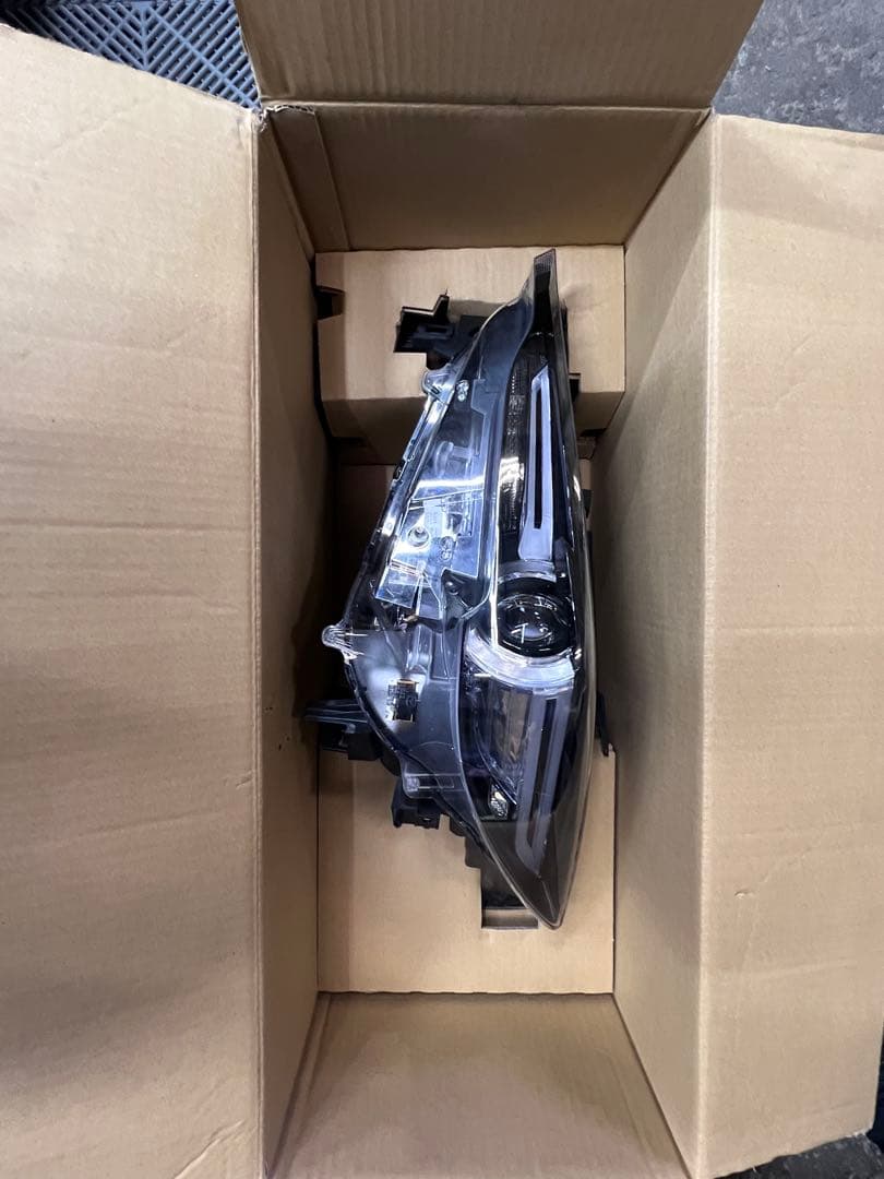 マツダ CX-5 6BA-KFEP 左（助手席側）純正LEDヘッドライト