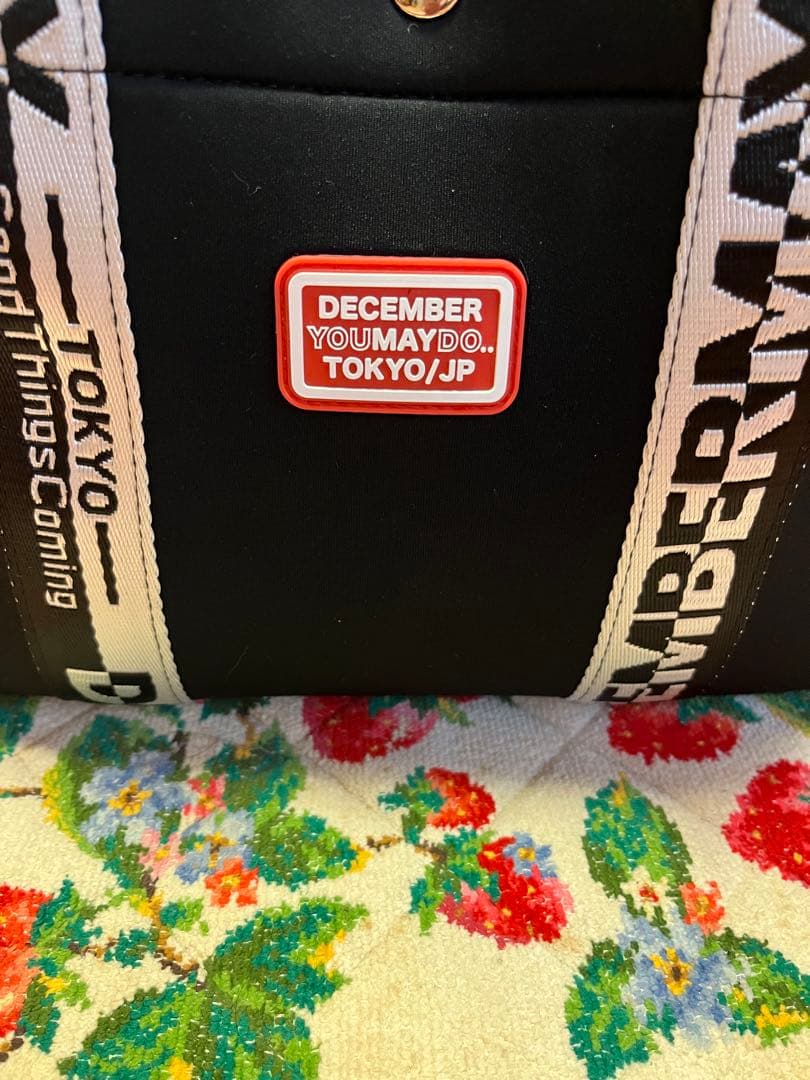 美品ディセンバーメイラウンドバック黒