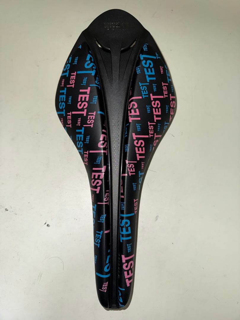 フィジーク アリアンテ ALIANTE VERSUS EVO R3 サドル 黒