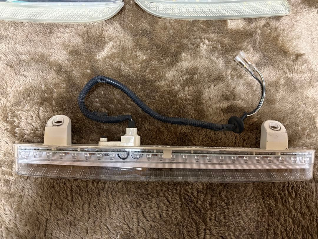 アコードツアラー　クリアテールランプ