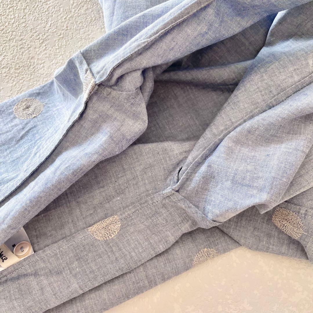 パラスパレス　刺繍ドット柄　シャンブレーブラウス