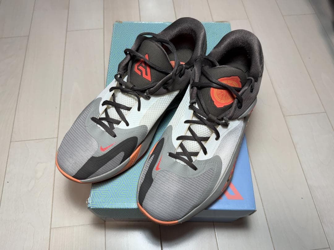 ●NIKE ZOOM FREAK4●ナイキ　ズーム　フリーク4　28.5ｃｍ