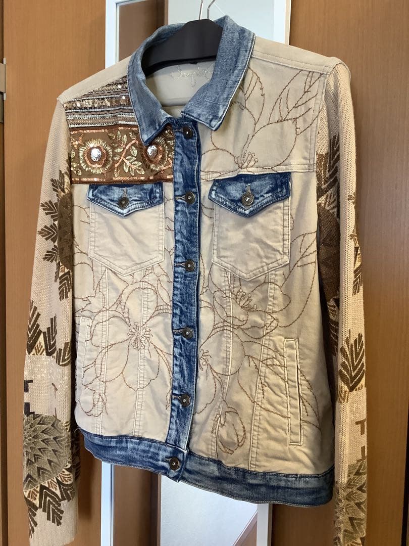 美品未使用Desigualジャケット細畝ベージュコーデュロイxデニム（ファー付）