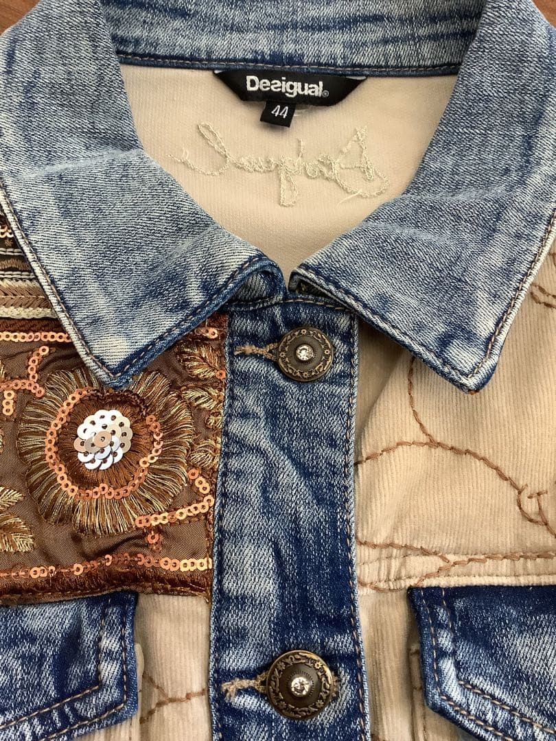美品未使用Desigualジャケット細畝ベージュコーデュロイxデニム（ファー付）