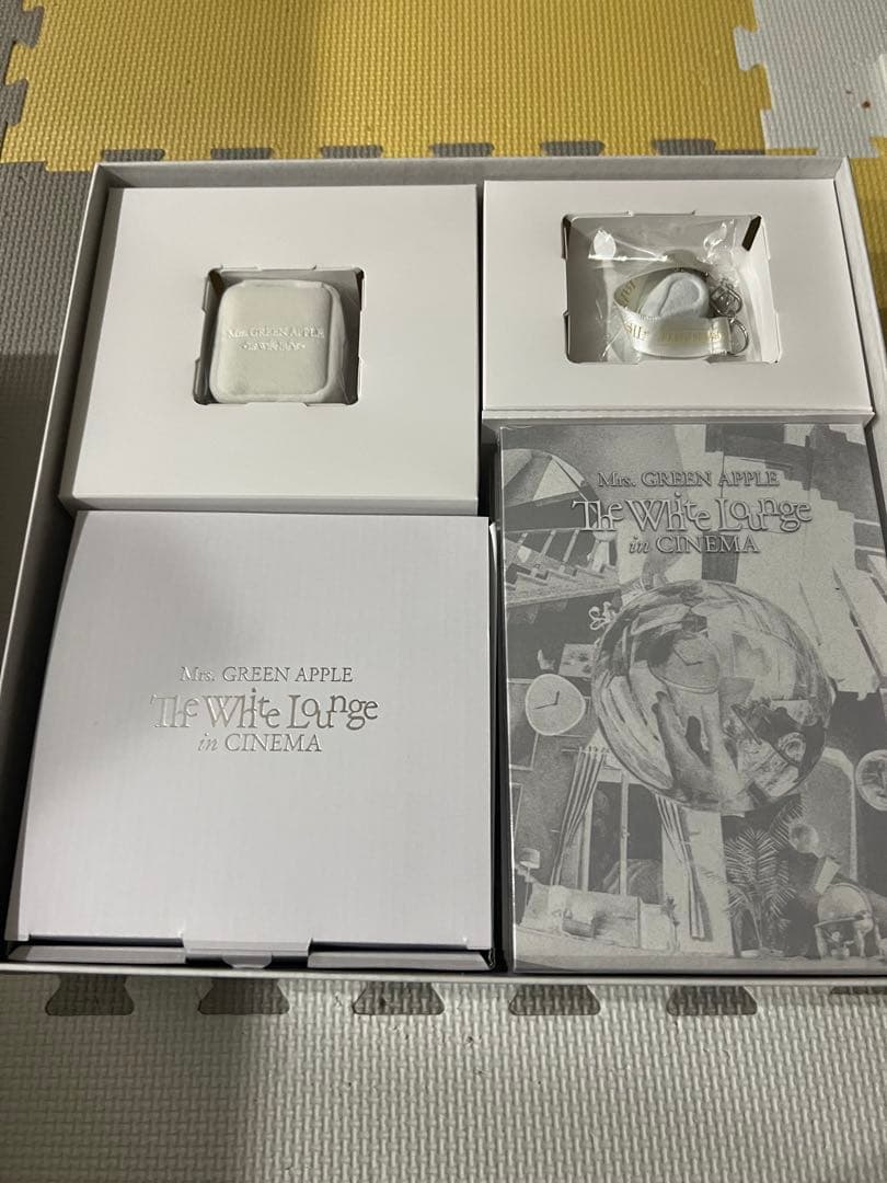 M　Mrs.Green Apple whitelounge