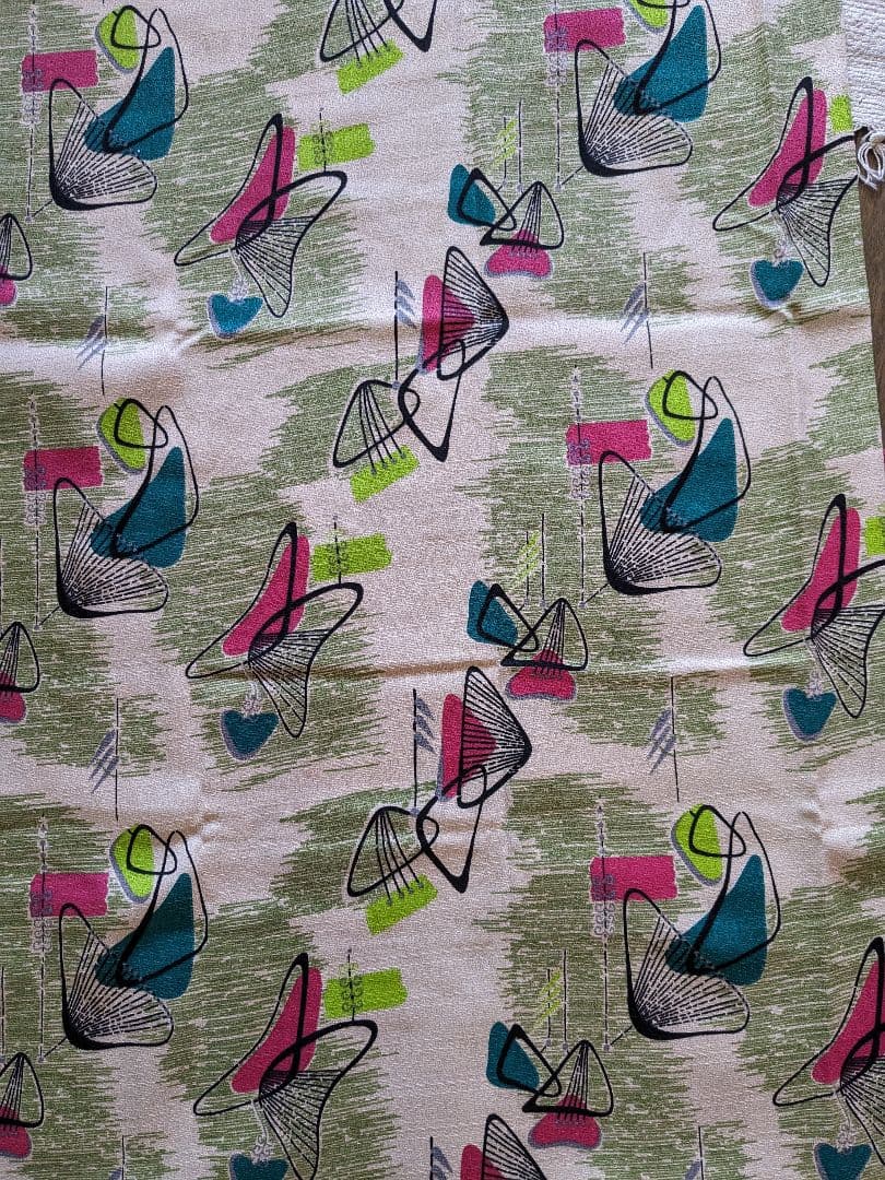 50’s柄カーテン2枚ベージュブーメラン１８０cm