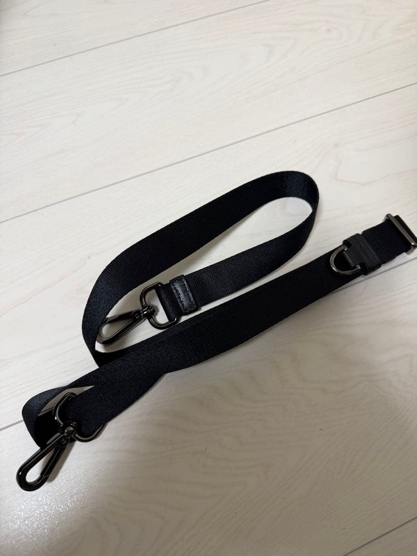 TUMI ヴァレッタ　ラージトート　ブラック/ガンメタ　国内正規店購入