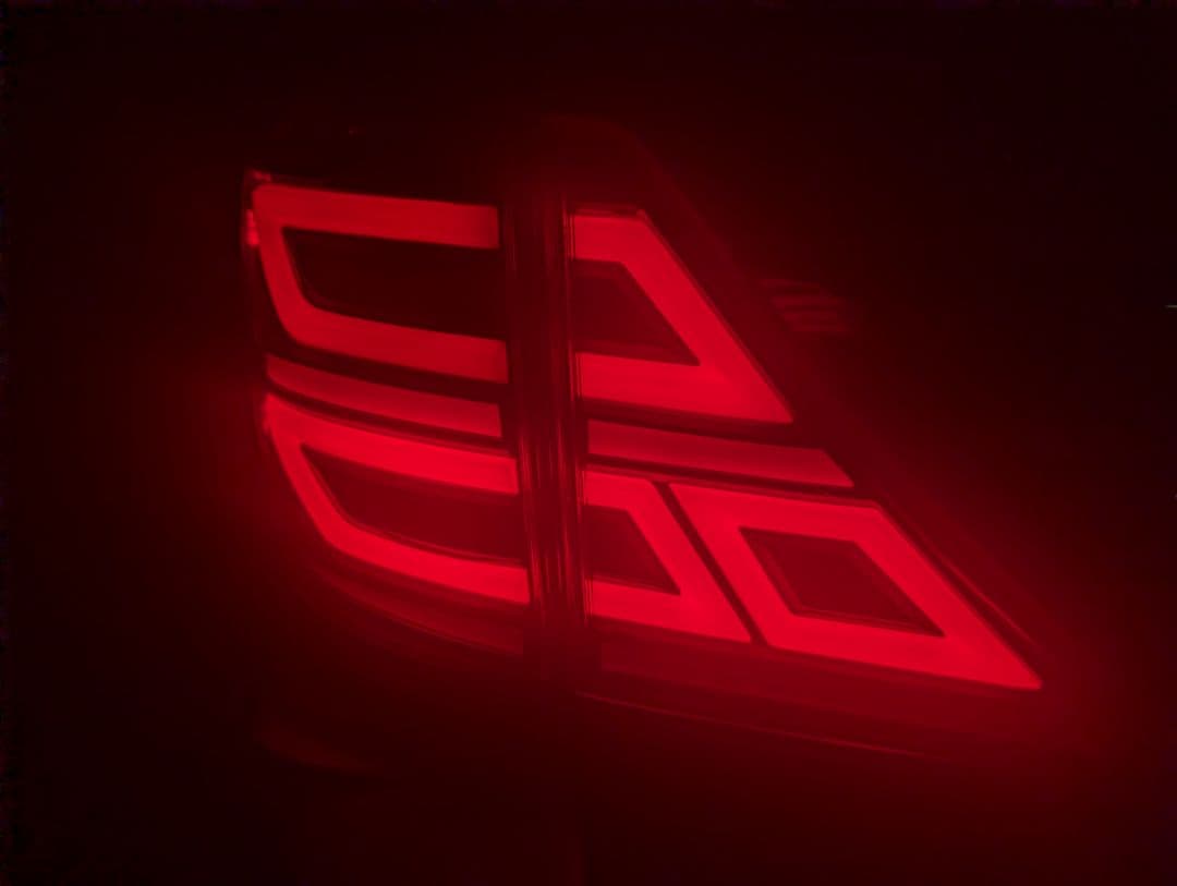 アルファードヴェルファイア20前期後期VLANDテール シーケンシャル流れる