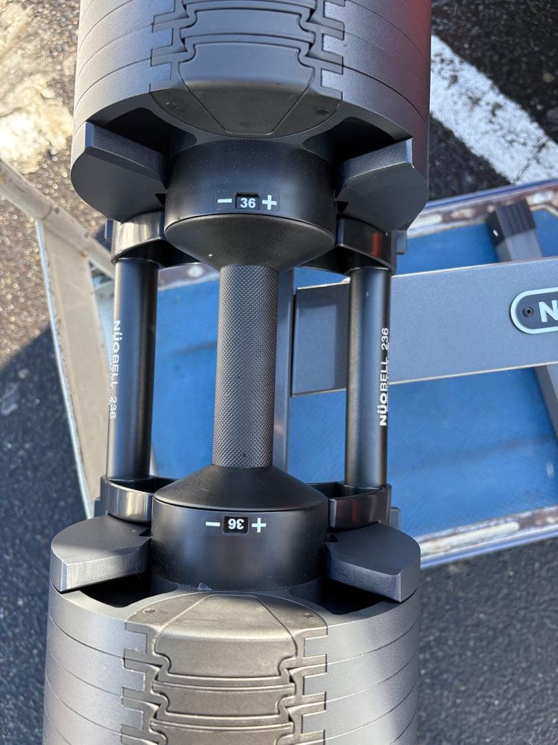 NÜO 可変式ダンベル 専用スタンド付き　36kg