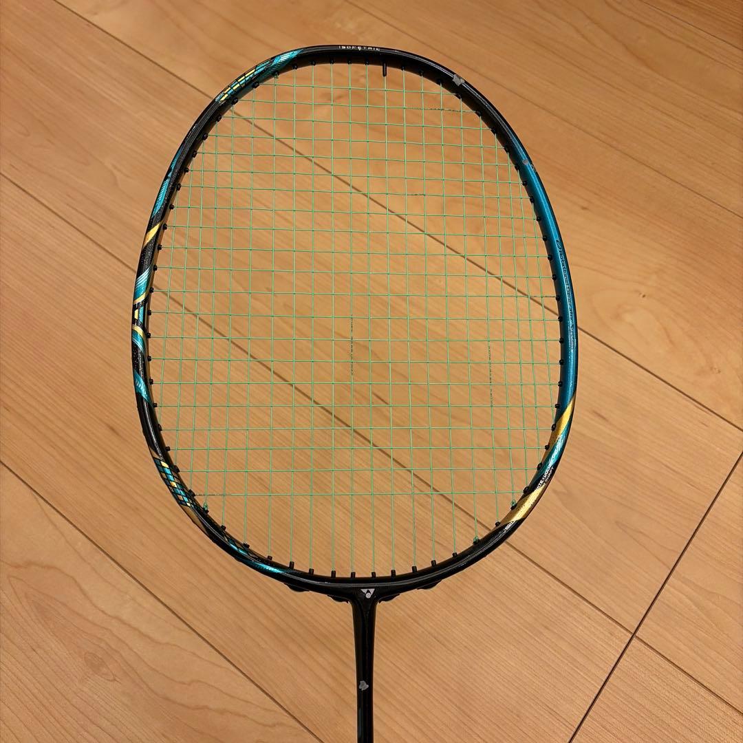 アストロクス88Spro 4UG5 バドミントンラケット　3本セット　YONEX