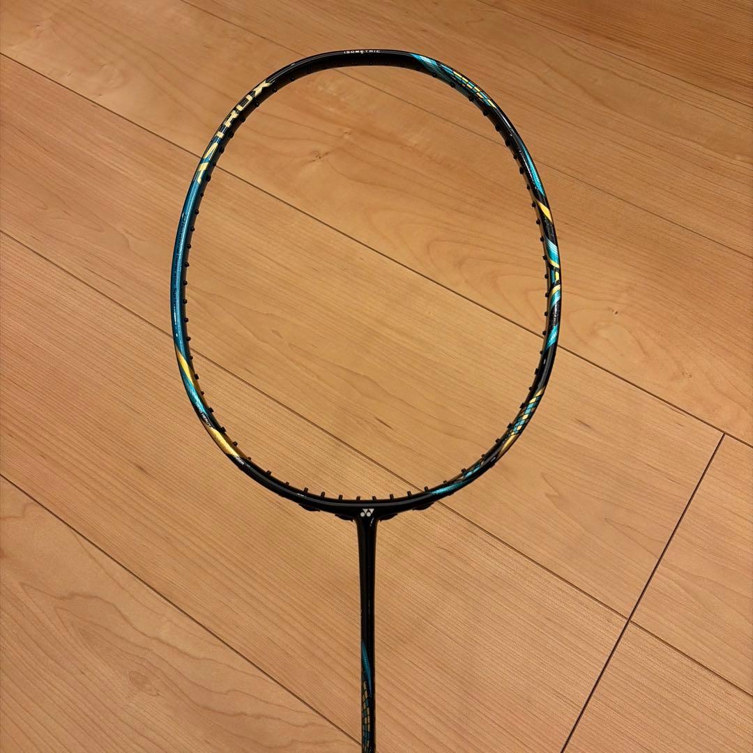 アストロクス88Spro 4UG5 バドミントンラケット　3本セット　YONEX
