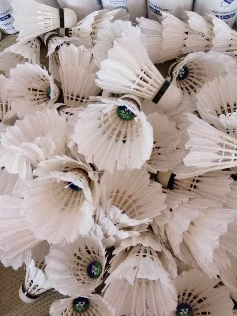 バドミントン　エアロセンサ600 ノック用　中古使用済みシャトル