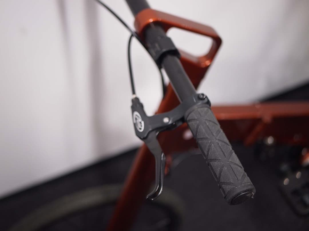 美品　デザイナー折りたたみ自転車 ブリックレッド3