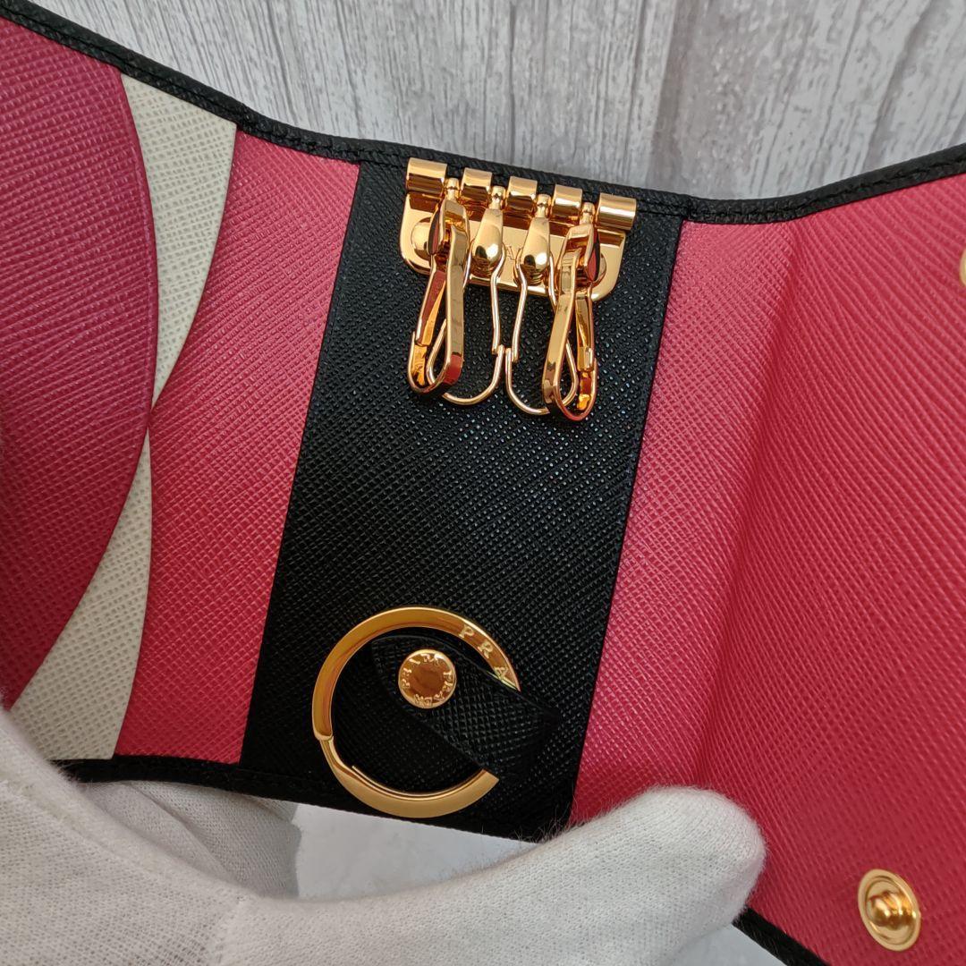 未使用品　現行　PRADA サフィアーノレザー　マルチカラー キーケース